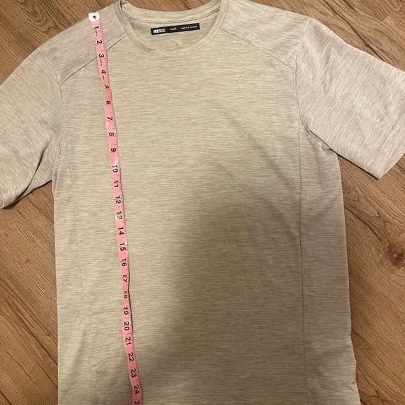 REI Men's Beige T-Shirt size small workout exercise hiking - Picture 3 of 4